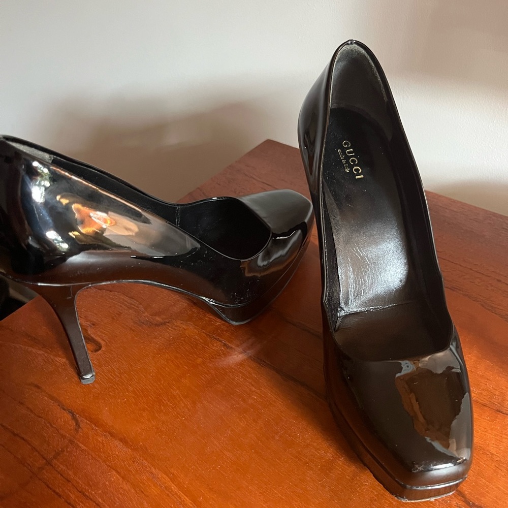 Gucci patent leather heel